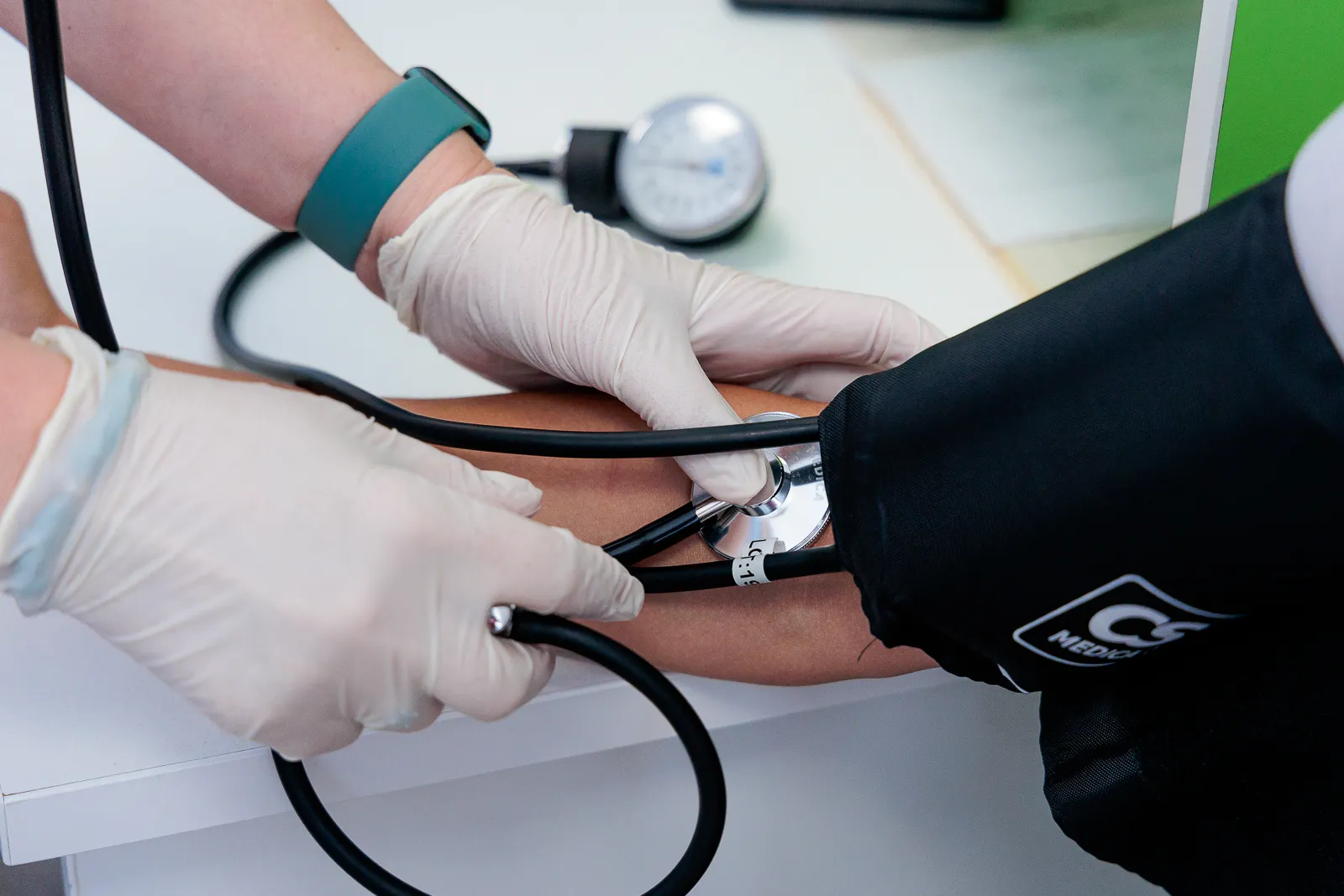 С начала года диспансеризация в ВКБ №4 помогла обнаружить более 40 опасных диагнозов, в том числе 6 онкологических